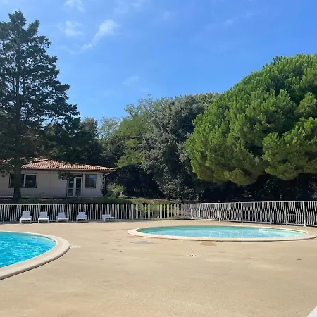 Duplex 6 Pers, Piscines Dont Chauffee, 300 M *